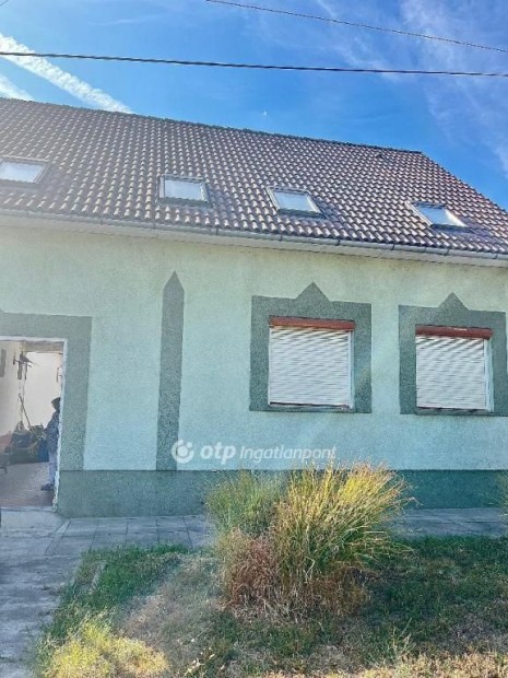 Szeksz�rdi 168 nm-es h�z elad�