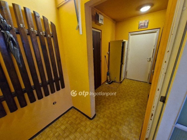 Szeksz�rdi 49 nm-es lak�s elad�