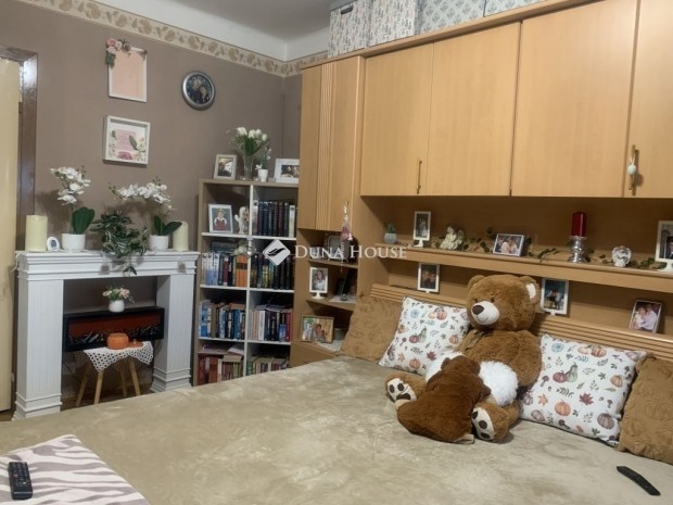 Szeksz�rdi 57 nm-es lak�s elad�