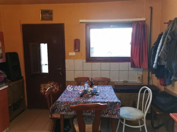 Szeksz�rdi 60 nm-es h�z elad�