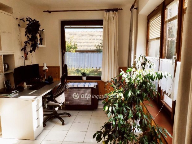 Szeksz�rdi 90 nm-es h�z elad�