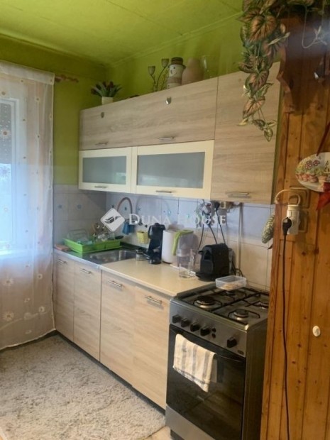 Szeksz�rdi elad� 57 nm-es lak�s