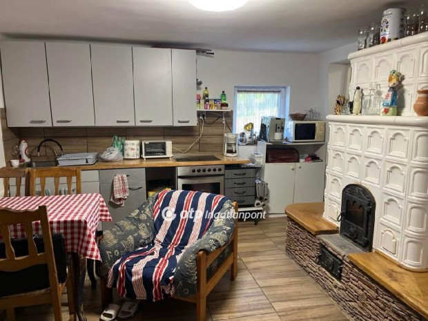 Szeksz�rdi elad� 80 nm-es h�z