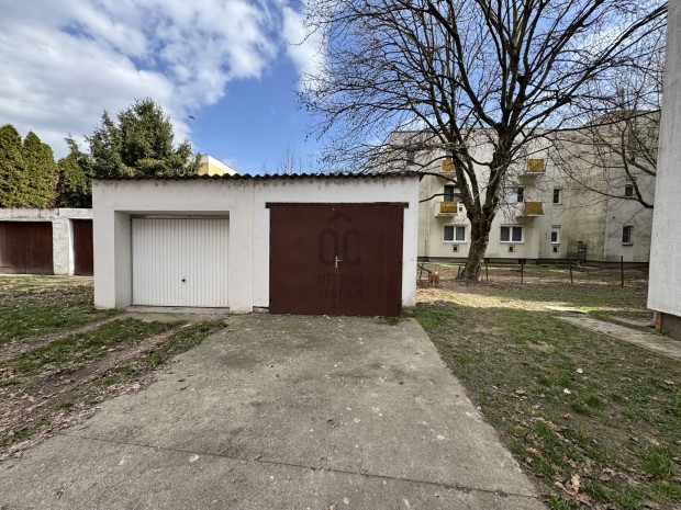 Szeksz�rdi elad� gar�zs