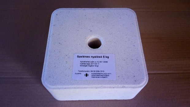Szelénes nyalósó 960 kg/raklap , lyukas közepű, kiszállítással