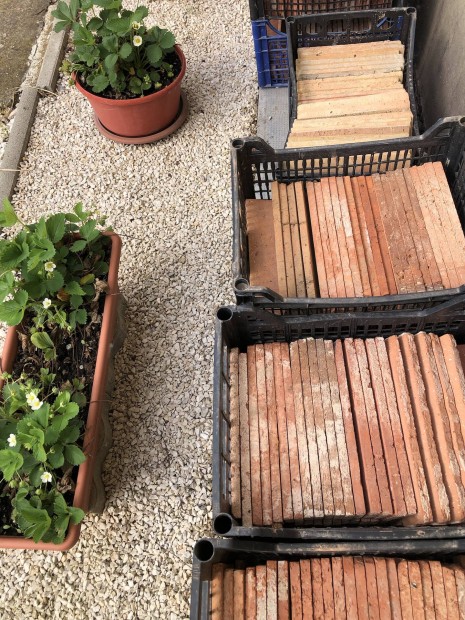 Szeletelt Tegla Mezobereny () Szeletelt Tegla Mezobereny