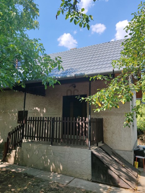 Szelev�ny-Halesz d�l� h�tv�gih�z elad�!