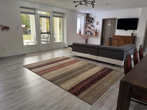 Szell�i 124 nm-es h�z elad�