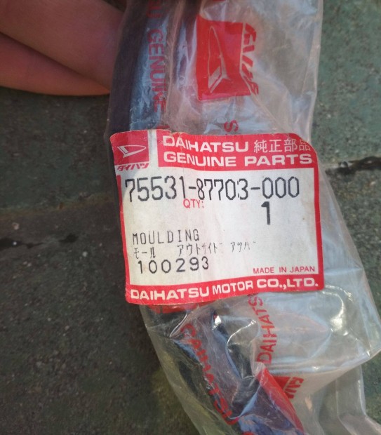 Szélvédőkeret, Daihatsu original