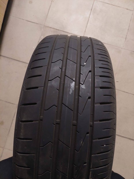 Szem�lyg�pkocsi gumiabroncs