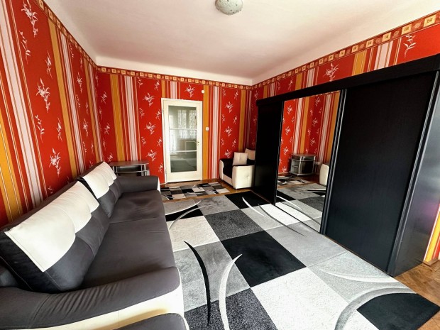 Szent L�rinc lak�telepen 53nm-es 2 szob�s t�gla lak�s 