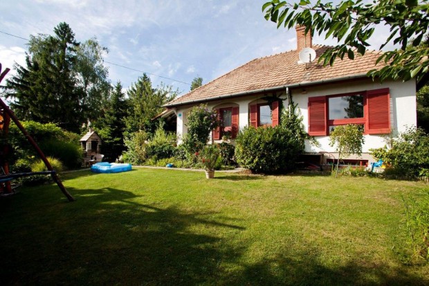 Szentendre, Óviz utca, 70 m2-es, családi ház, 2+1 félszobás