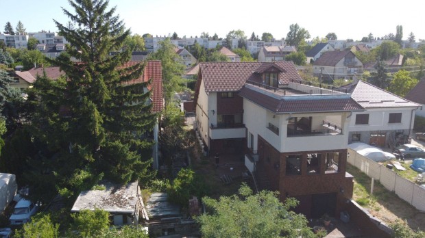 Szentendre csal�di h�z, 490nm, 1800 nm telek