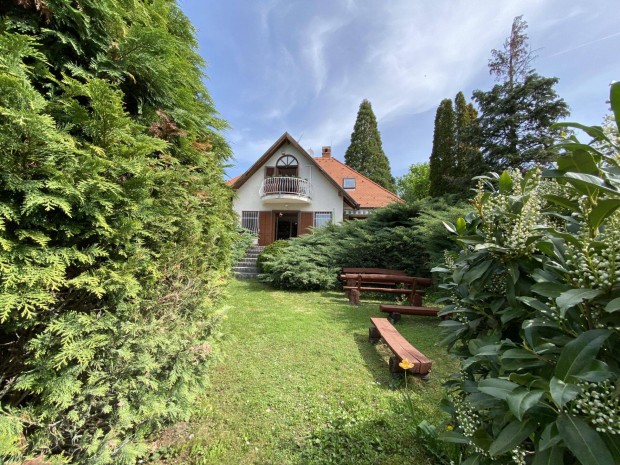 Szentendrei ház eladó