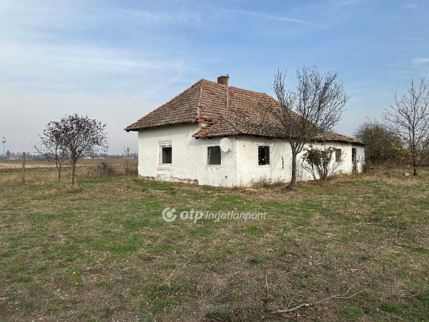 Szentesi 69 nm-es h�z elad�