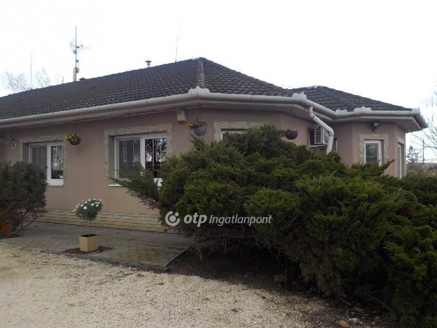 Szentesi elad� 150 nm-es h�z