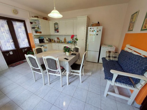 Szentesi elad� 180 nm-es h�z