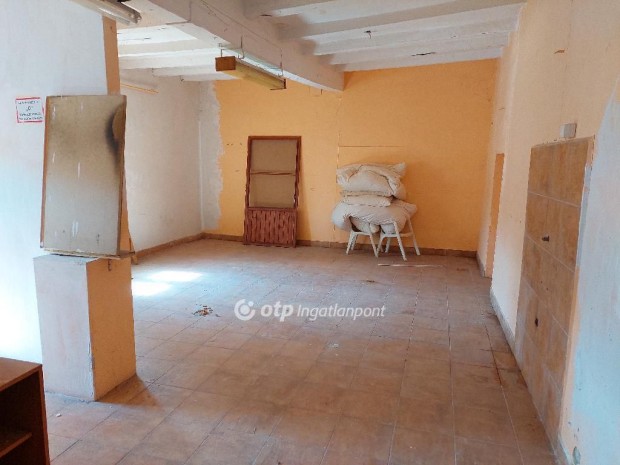 Szentesi elad� 200 nm-es h�z