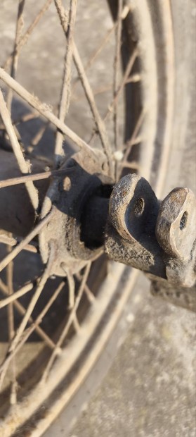 Szentesi oldalkocsi ker�k