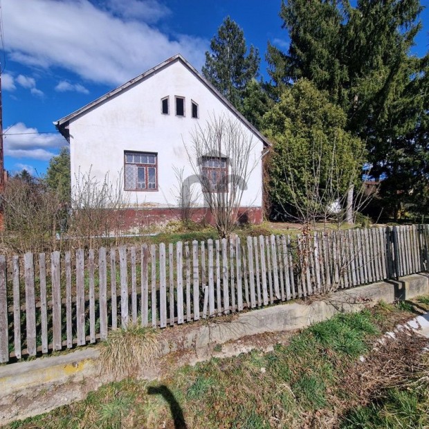 Szentgy�rgyv�lgyi elad� t�gla csal�di h�z