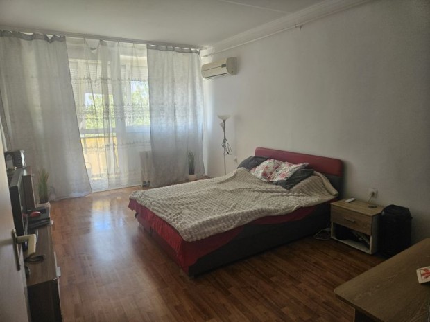 Szentlőrincen, két szobás lakás eladó.