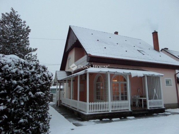 Szentl�rinci 181 nm-es h�z elad�