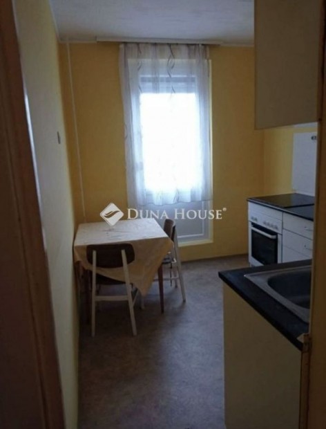 Szentl�rinci 57 nm-es lak�s elad�