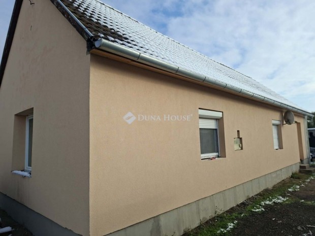 Szentl�rinci 80 nm-es h�z elad�