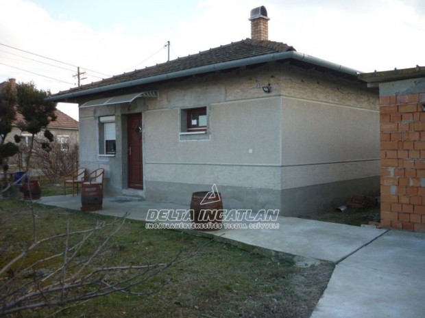Szentlrincktn 1 szobs, 45 m2-es csaldi hz, 1295 m2-es telken