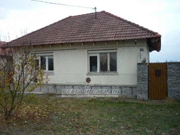 Szentl�rinck�t�n 2 szob�s, 59 m2-es, fel�j�t�s alatt �ll� h�z elad�!