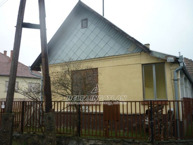 Szentlrincktn 3 szobs, 59 m2-es csaldi hz 2224 m2-es telken