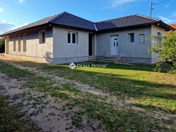 Szentm�rtonk�tai elad� 95 nm-es h�z