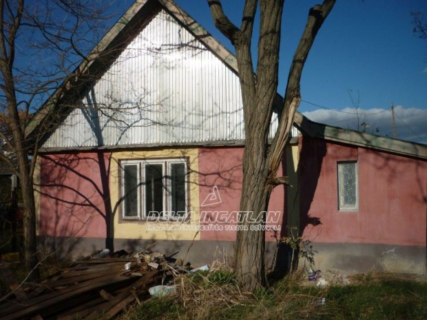 Szentm�rtonk�t�n 2 szob�s, 70 m2-es csal�di h�z 705 m2-es telken