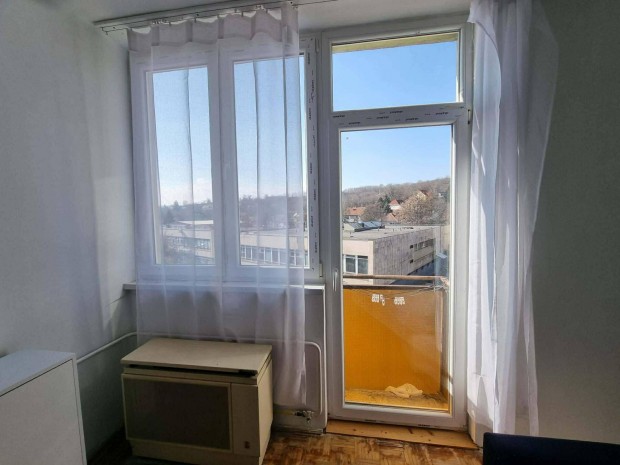 Szentp�teri kapuban 1,5 szob�s lak�s Elad�!