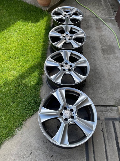 Szép 18" alufelni szett 5x100 osztókörre kedvező áron eladó