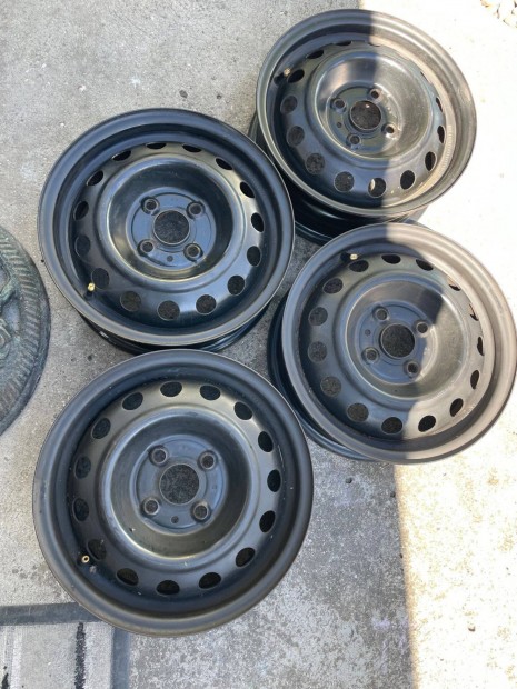 Szp 4x100 lemezfelni szett 14" mretben Hyundai I20-rl