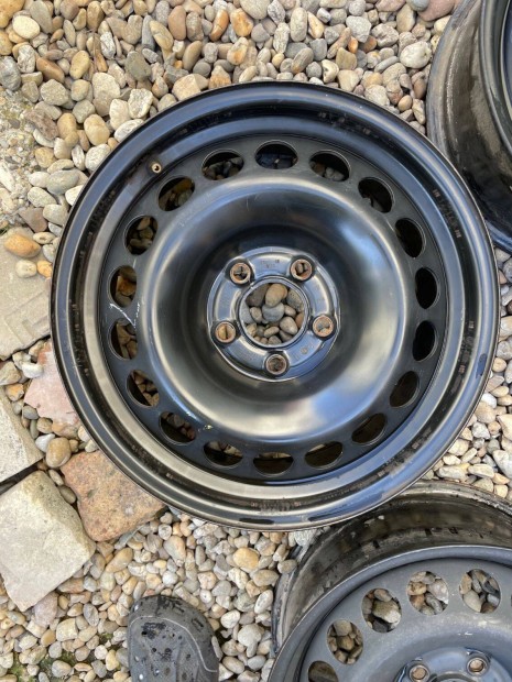 Szp Audi 16" lemezfelni szett 5x112 osztkrre nagy kzppel