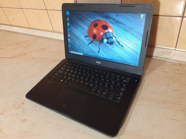 Szép Dell Latitude 3380 I3 laptop, notebook kiváló akku, új ssd, Win10