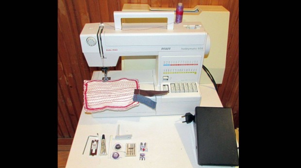 Szép*** Pfaff Hobbymatic 935 típ.30 programos IDT-s körforgós varrógép