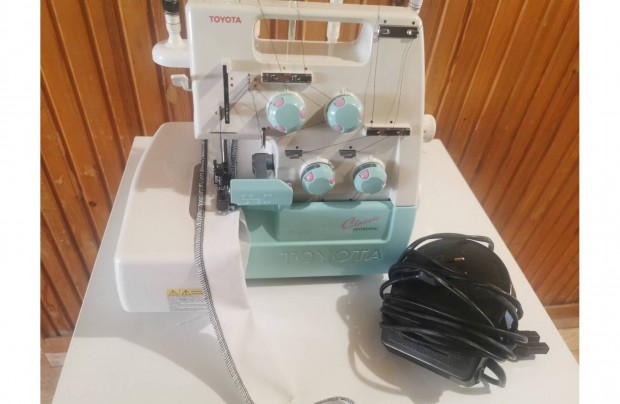 Szép*** Toyota 4 szálas overlock interlock tisztázó varrógép ****