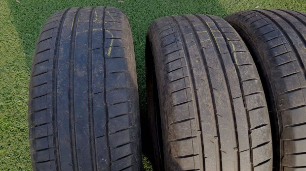 Szép állapot, szinte ingyen 235/60 R18 Hankook nyári gumi (4db)
