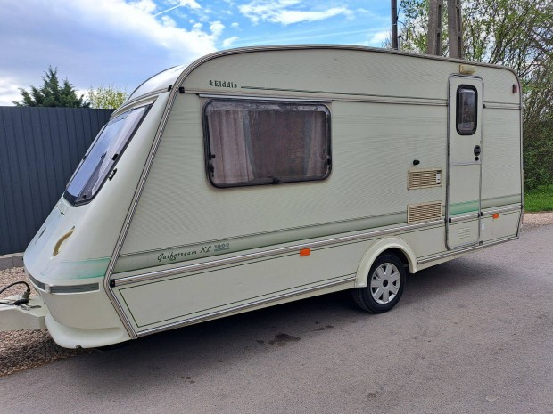 Szép állapotában Elddis lakókocsi telepítésre eladó!