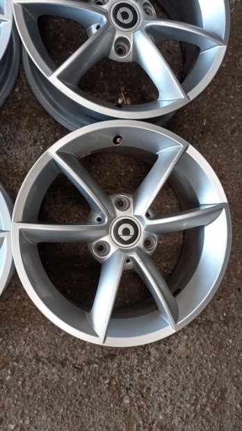 Szép állapotú 3x112 lyukosztású használt 15 colos Gyári Smart Fortwo
