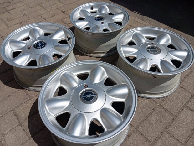 Szép állapotú 5x110-es Opel alufelni garnitúra Intra 7jx15 Et33