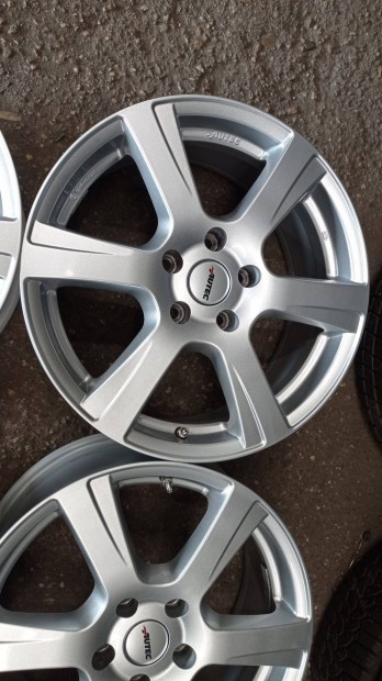 Szép állapotú Autec 5x112 lyukosztású használt 17 colos alu felni garn
