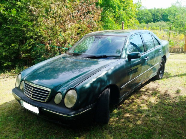 Szp llapot Mercedes E 320 srgsen elad