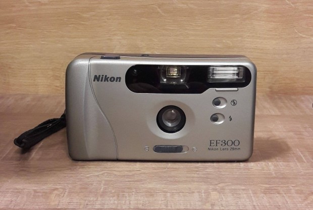 Szp llapot Nikon EF300 fnykpezgp