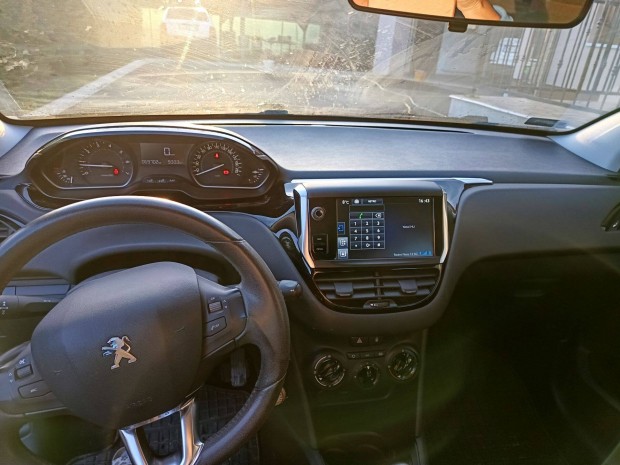Sz�p �llapot� Peugeot 208
