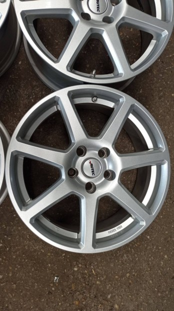 Szép állapotú használt Autec 5x112 lyukosztású 17 colos alu felni garn