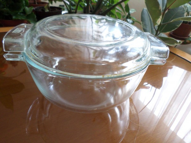 Szép állapotú jénai tál fedőjével. Jelzett! Pyrex France 1999 Ft